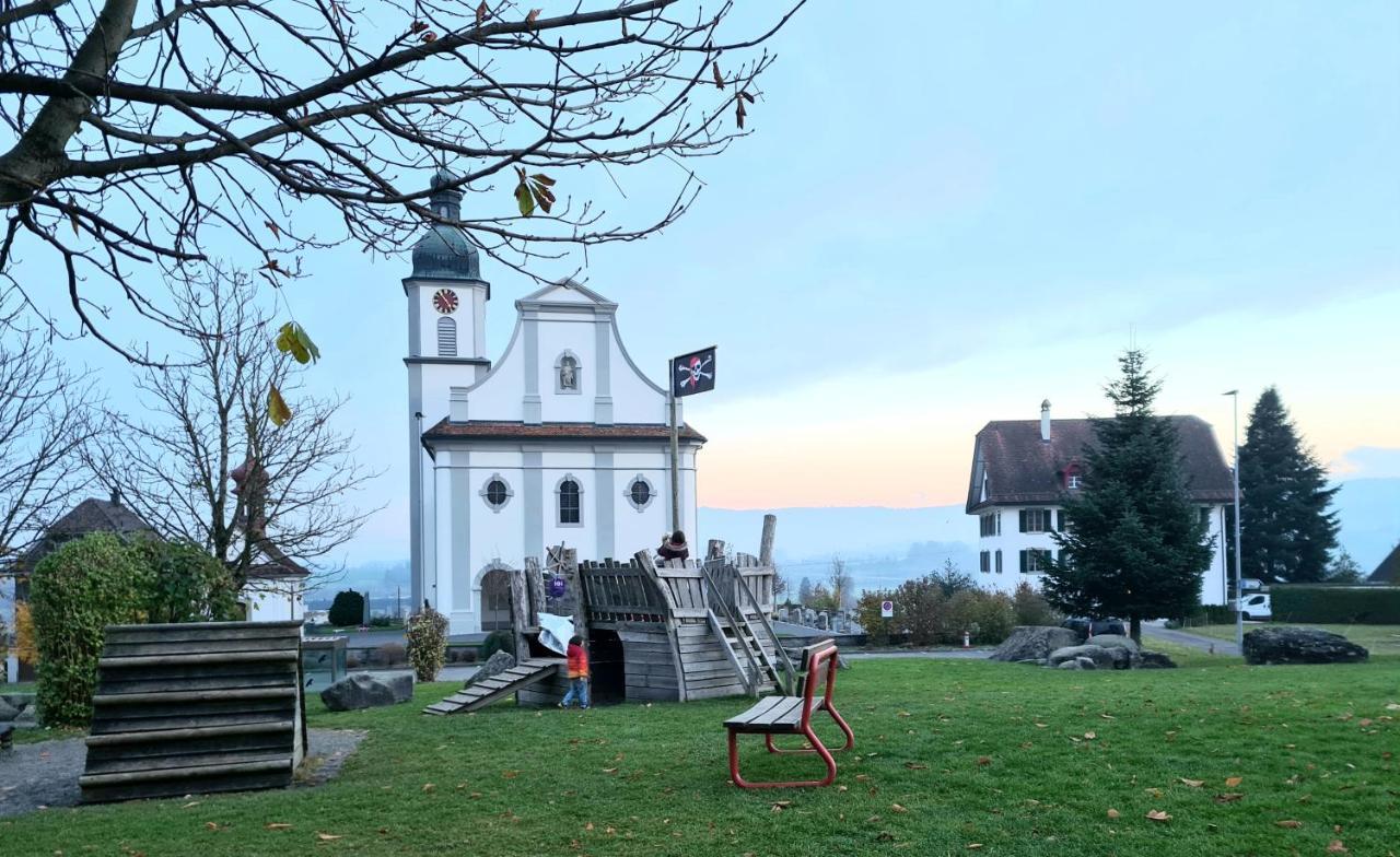Familiy & Kids Suite Im Herzen Der Schweiz Dietwil Bagian luar foto